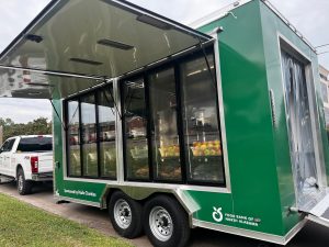 Publix donates to food banks